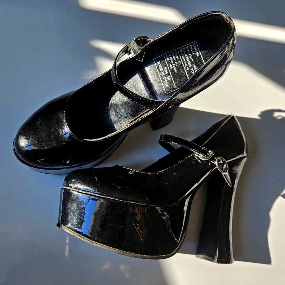black platform Mary jane heels